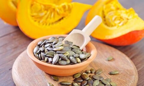 Las semillas de calabaza son un excelente remedio en la lucha contra la prostatitis. 